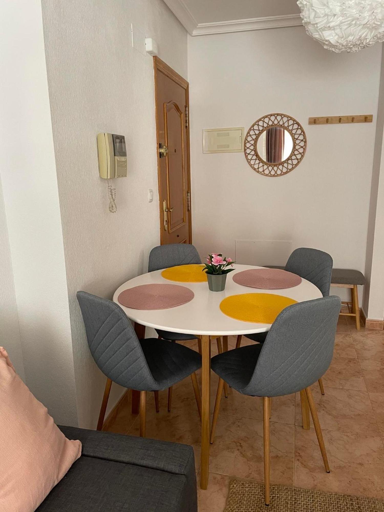 Charming Apartment 500M To Cura Beach 또레비에하 외부 사진